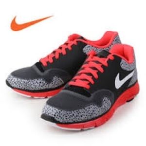 Nike Lunar Safari Fuse Sneakers